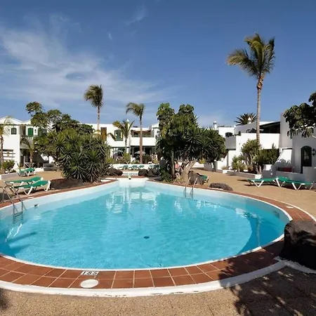 Apartment Vrys Close To The *